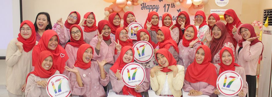 English Teacher ( Guru Bahasa Inggris )